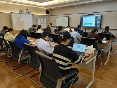 科研能力提升工程系列活動(dòng)首場(chǎng)講座 教育項(xiàng)目與科研文獻(xiàn)的研究與開(kāi)發(fā)